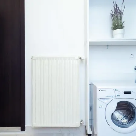 In Front Of The Synagogue Lejlighed *